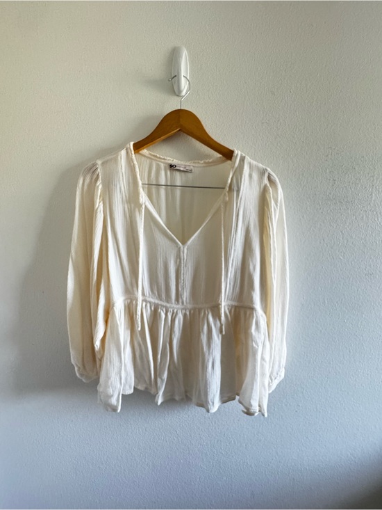 SO Tops - SO Goods for Life  Cream V-Neck Peasant Tiered Peplum Blouse Top size Large